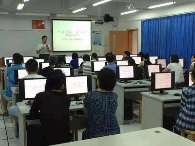 與時俱進強培訓 師資引領促發(fā)展——江灣中心校舉行2017年暑期教師校本研修